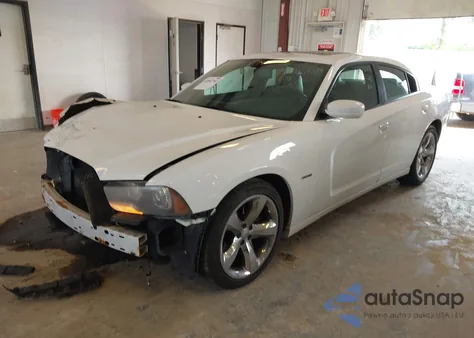 2013 Dodge Charger R/T Plus z USA, uszkodzony, nr VIN 2C3CDXCT9DH690210